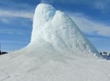 14-метровый «ледяной вулкан» в окрестностях Алматы